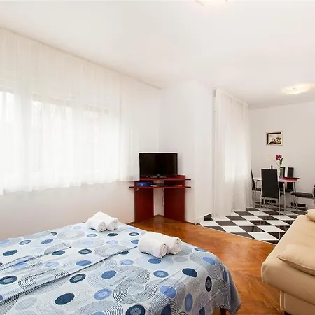 Blue Pearl Apartment