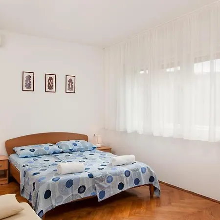 Apartment Blue Pearl *