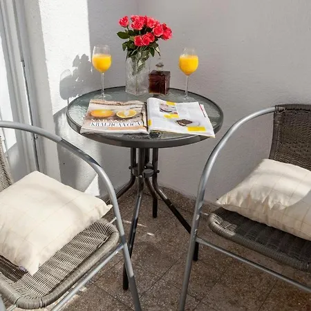Apartman Blue Pearl Split