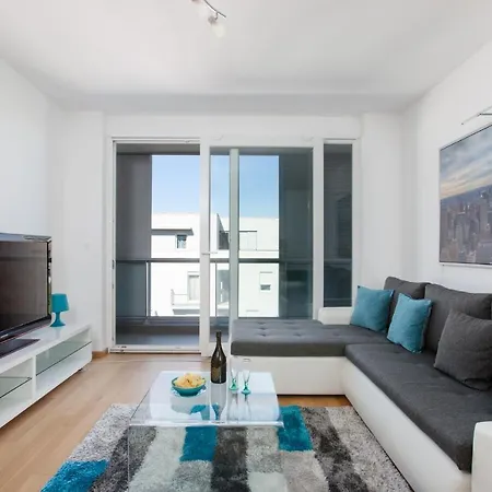 Apartment Blue Pearl *