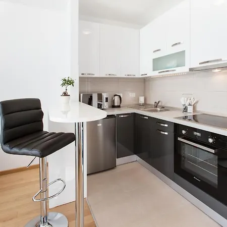 Apartment Blue Pearl Split