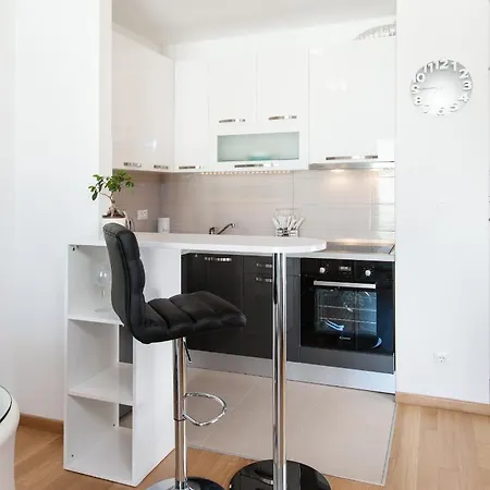 Blue Pearl Apartment *