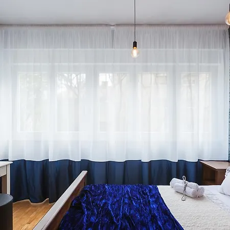 Apartment Blue Pearl *
