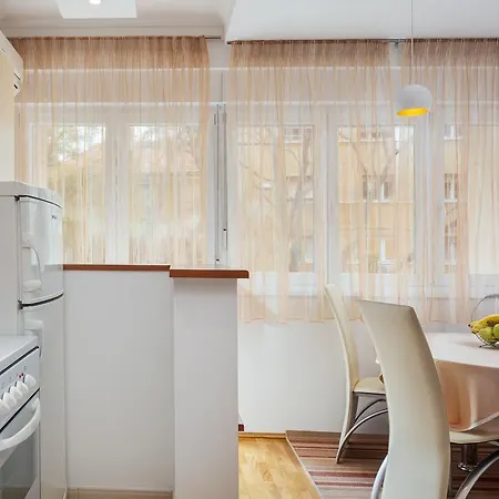 Apartment Blue Pearl *
