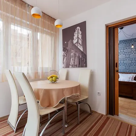 Blue Pearl Apartment *